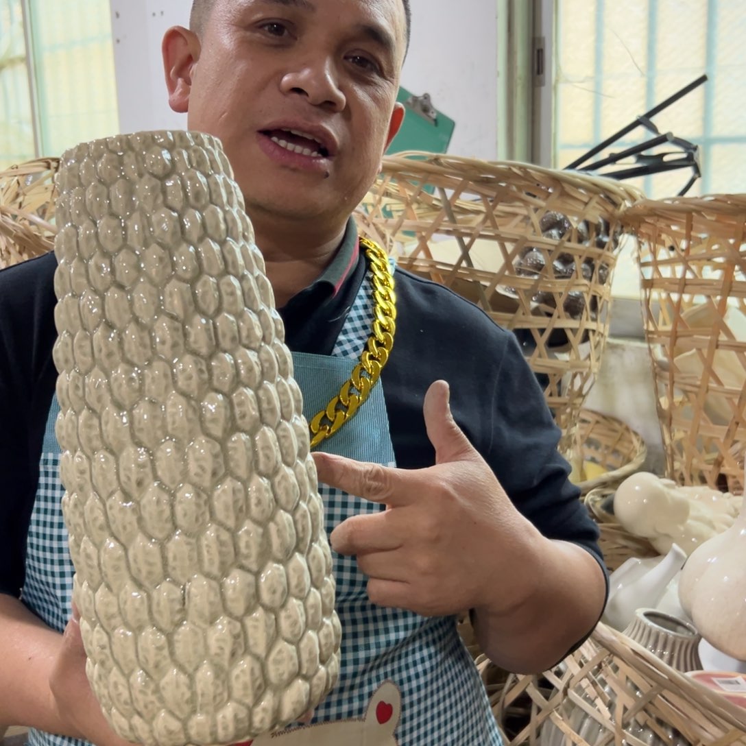 摆件12 号高中低温陶瓷瓶（部分微瑕）