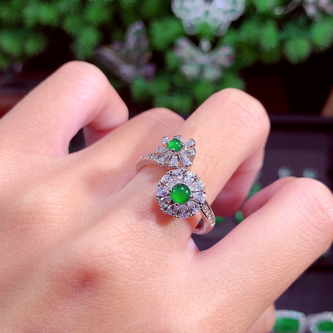 颈饰未镶嵌翡翠天然