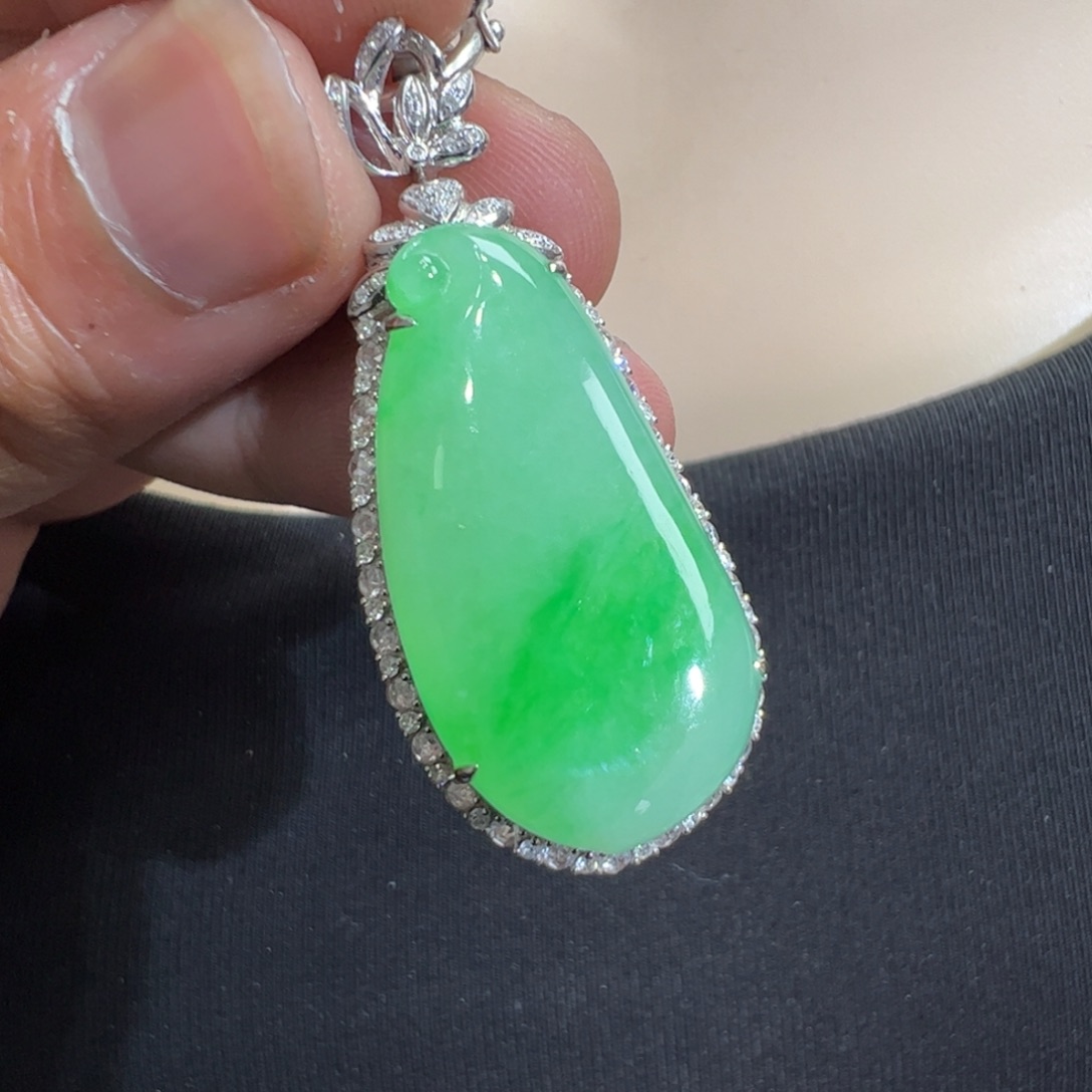 翡翠吊坠(不含链)18K金镶嵌