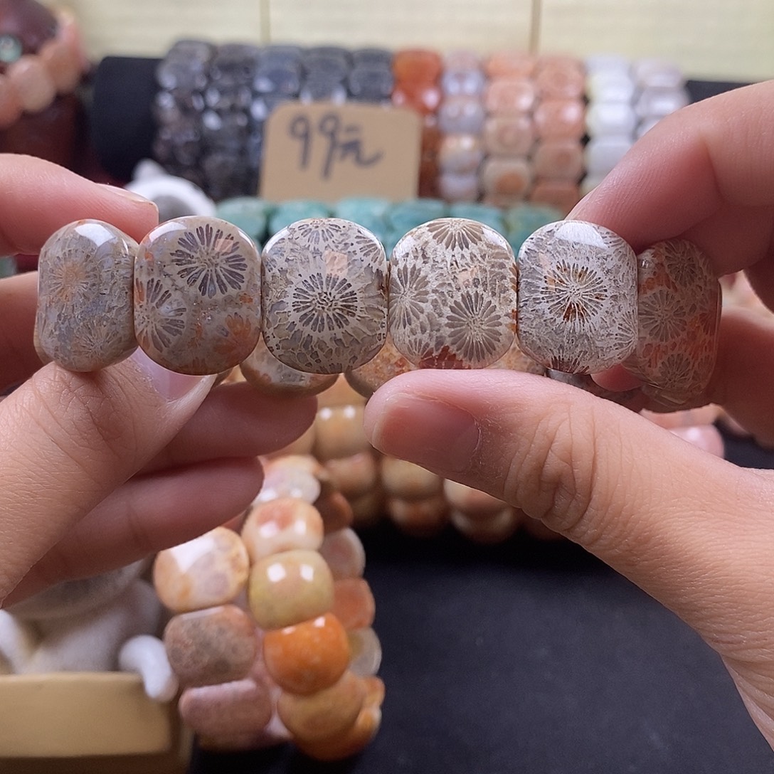 硅化珊瑚（珊瑚玉）未镶嵌手牌满大花 3