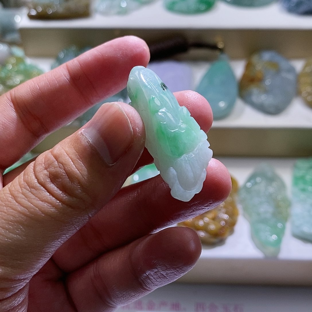 【闪购商品】翡翠颈饰未镶嵌白菜