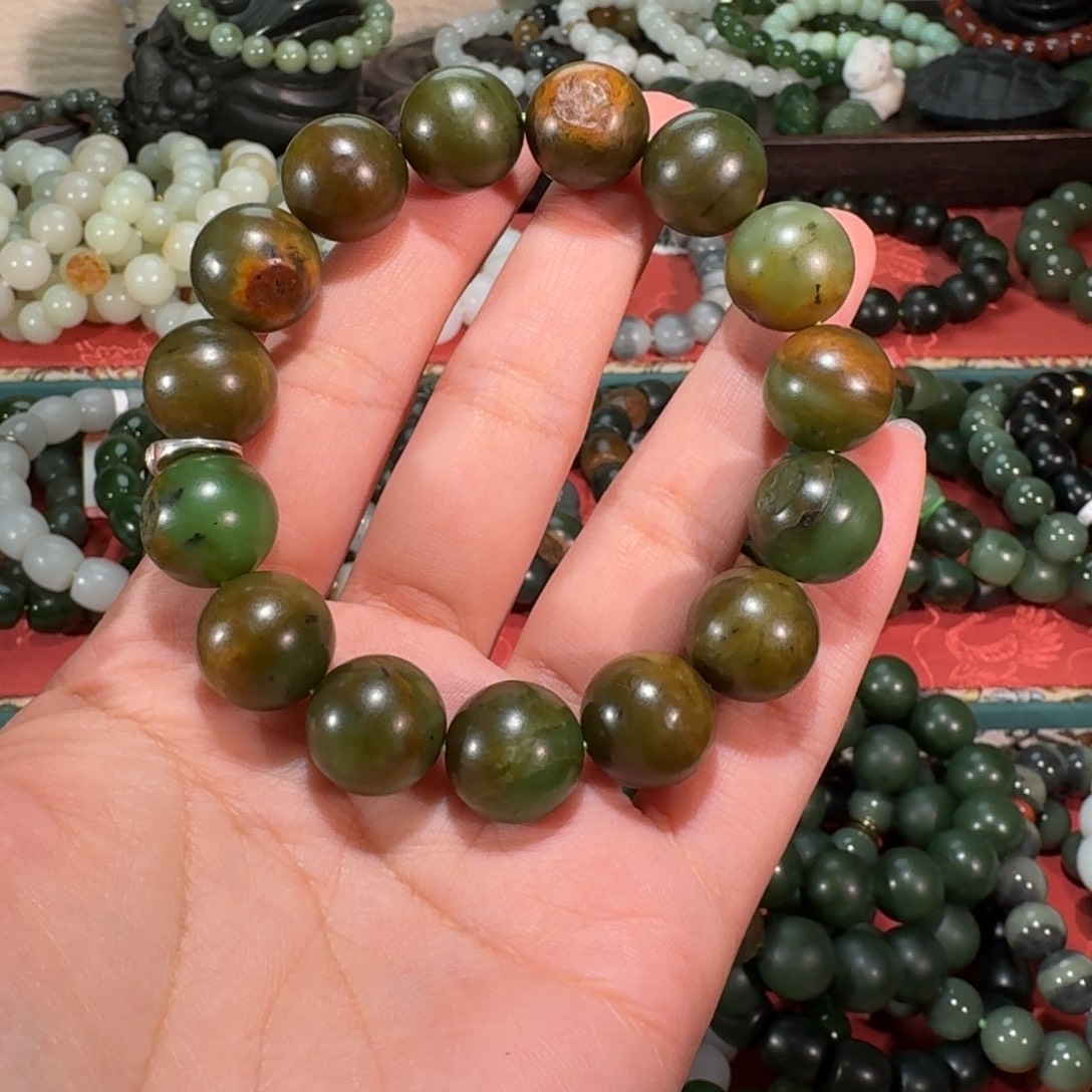 三***洛和田玉未镶嵌手链