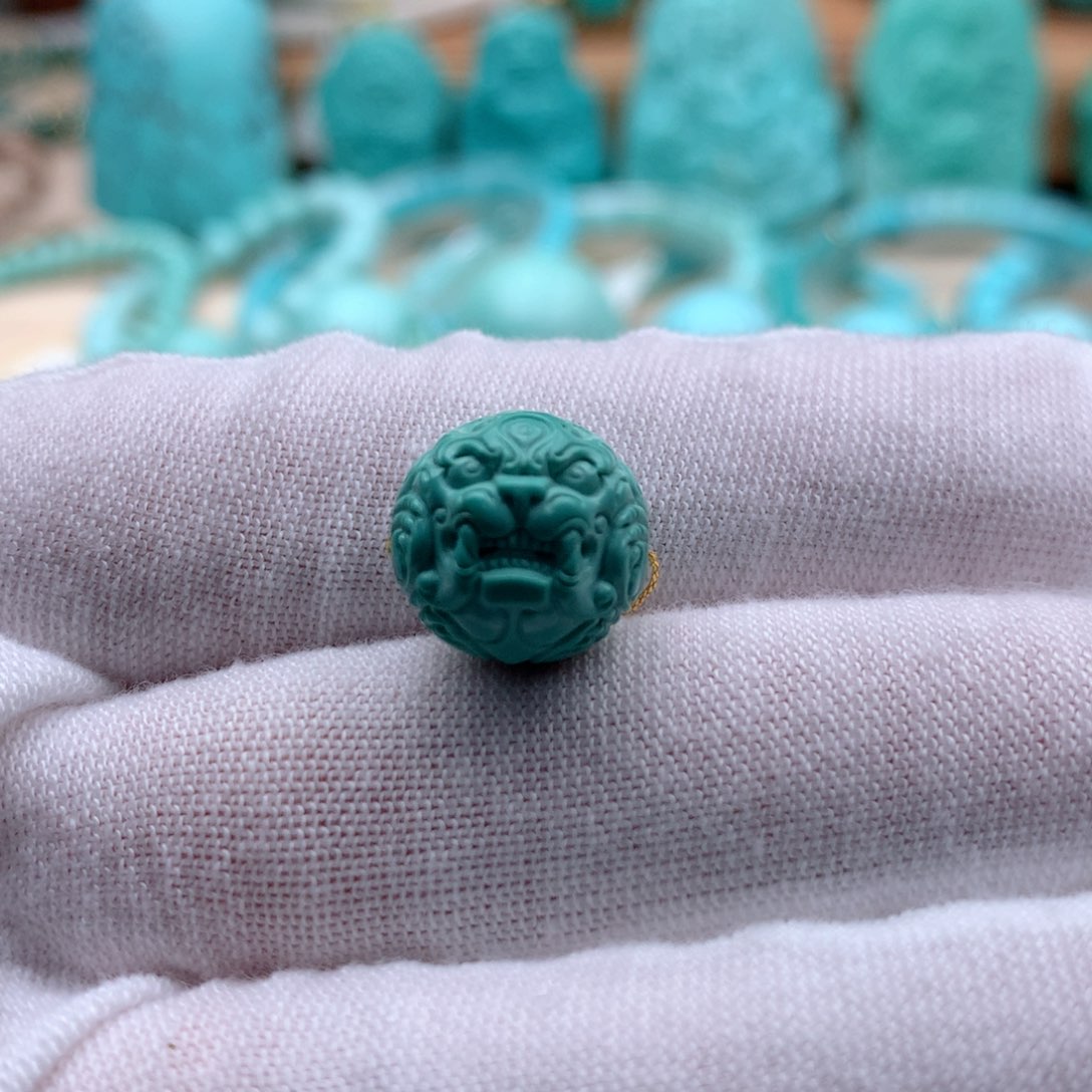 绿松石颈饰未镶嵌天****场