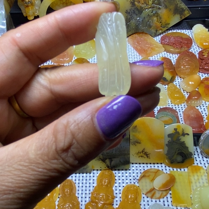 石英质玉（黄龙玉）合金吊坠