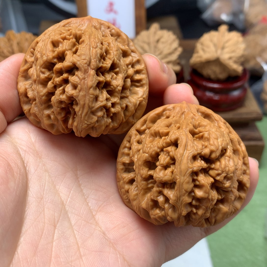 文玩核桃吊坠48粗筋