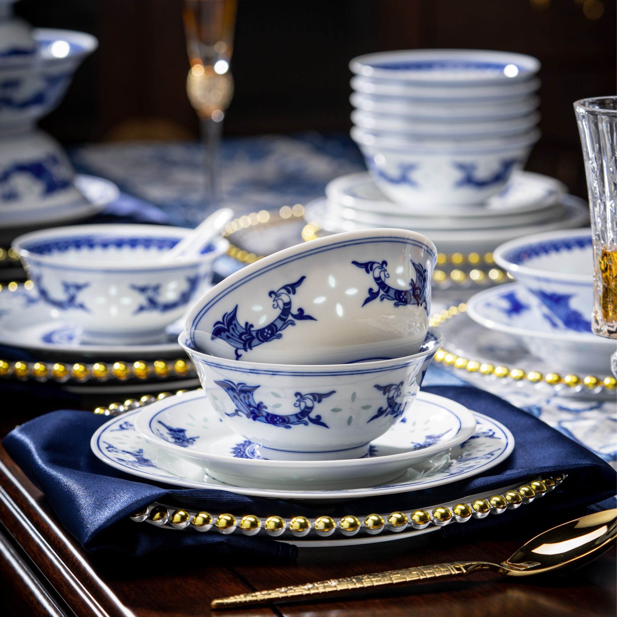 富玉孔雀35头餐具景德镇高温釉下彩青花玲珑家用餐具fuyu004