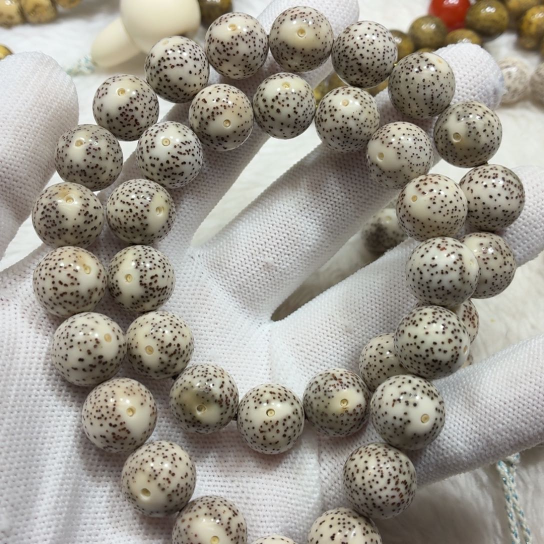 小***八星月菩提手串骨瓷白13圆