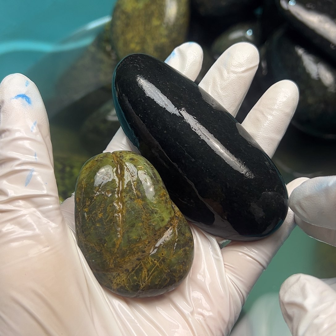 未镶嵌蛇纹石玉西藏藏玉药王石鹿*?