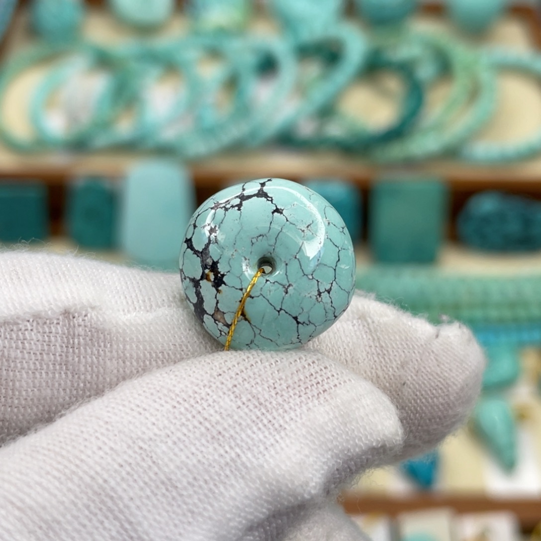 绿松石未镶嵌挂件