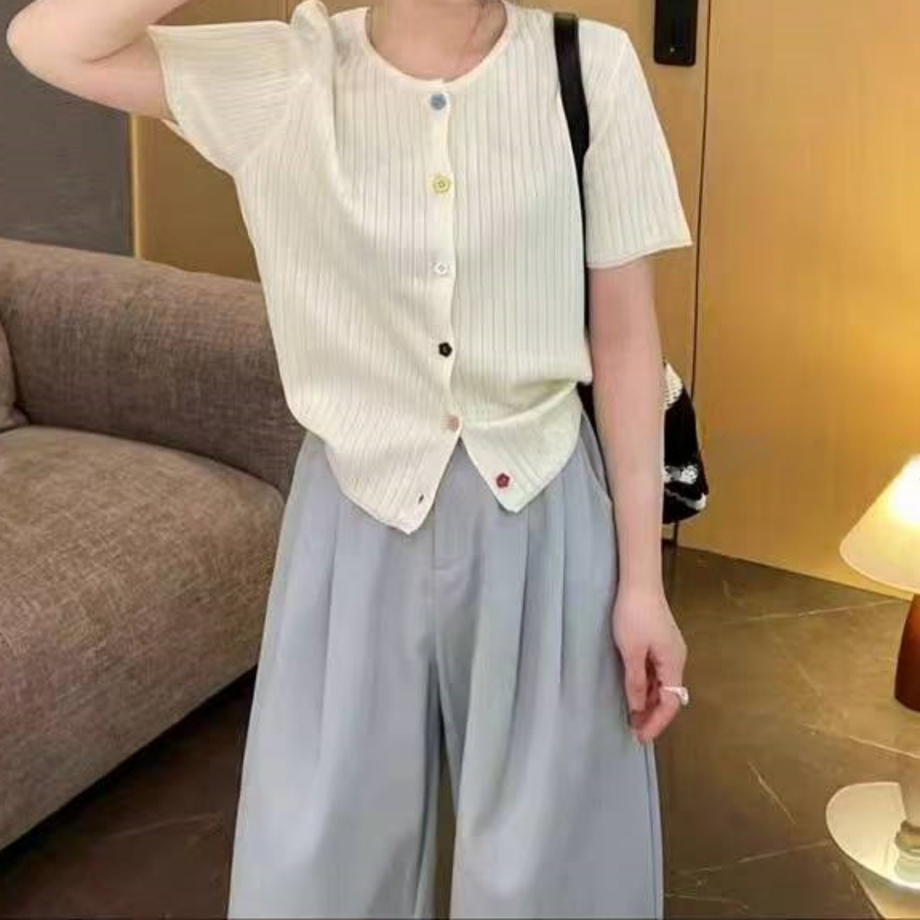 Z.X 竖坑条糖果纽扣针织开衫 5251