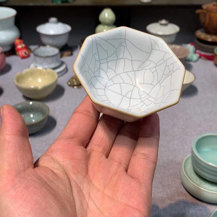 龙泉青瓷哥窑白釉