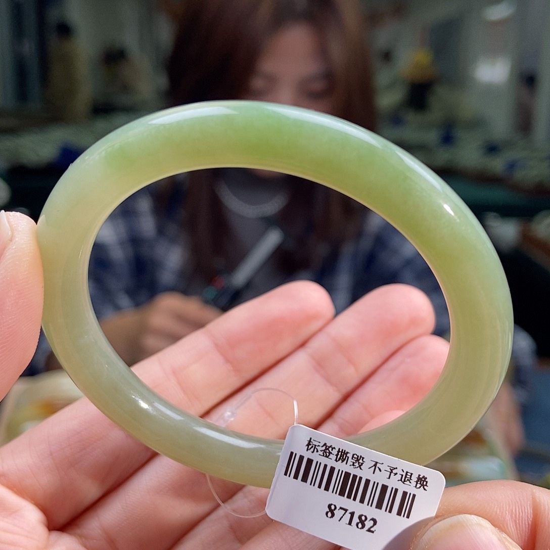 和田玉手镯未镶嵌用****1