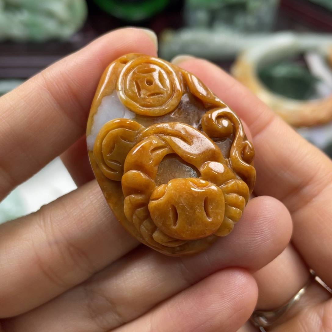 翡翠未镶嵌颈饰牌子