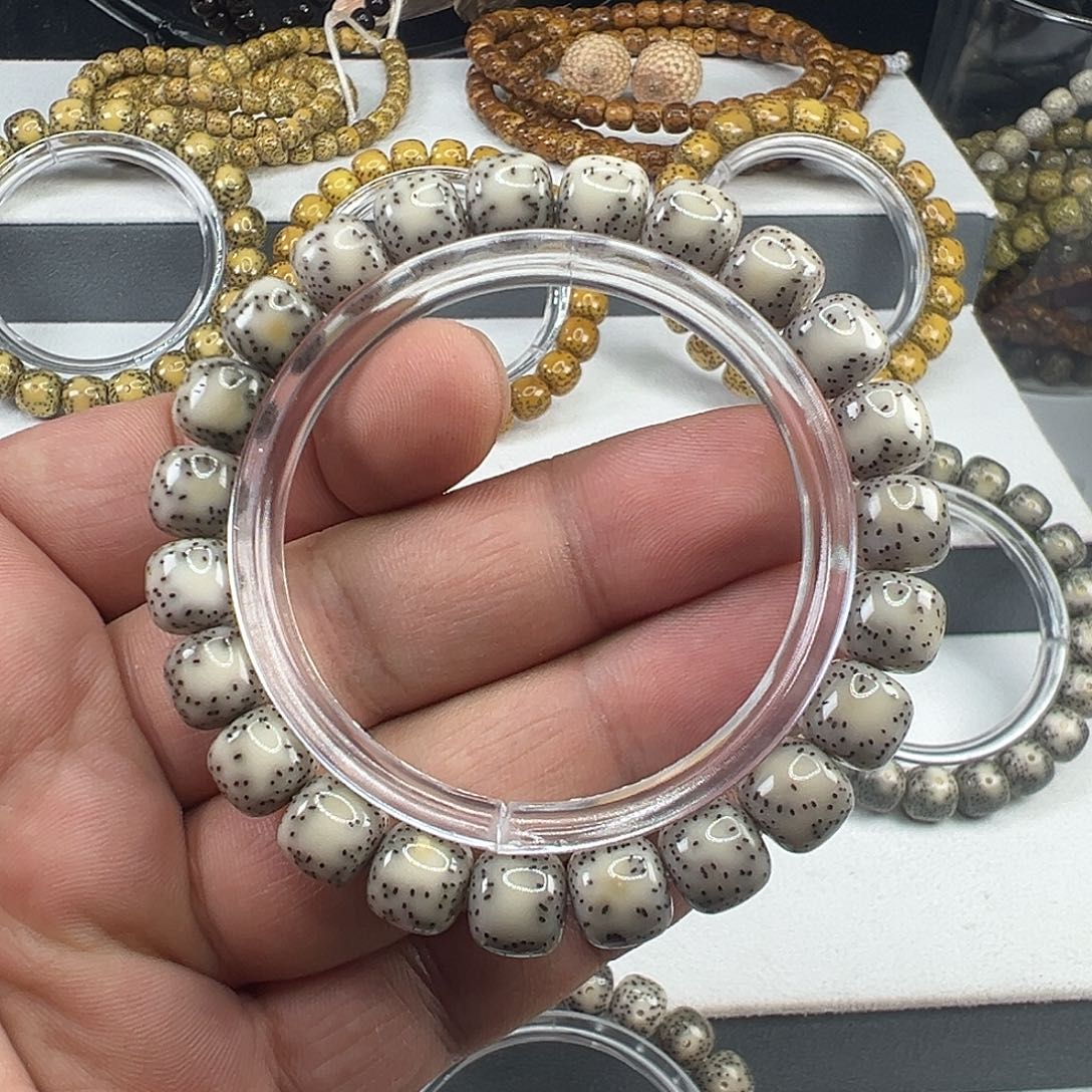 星月菩提手串10×9石玉料侧留白果冻