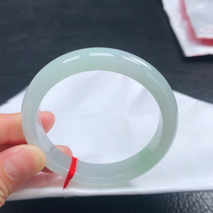 翡翠手镯未镶嵌53圈