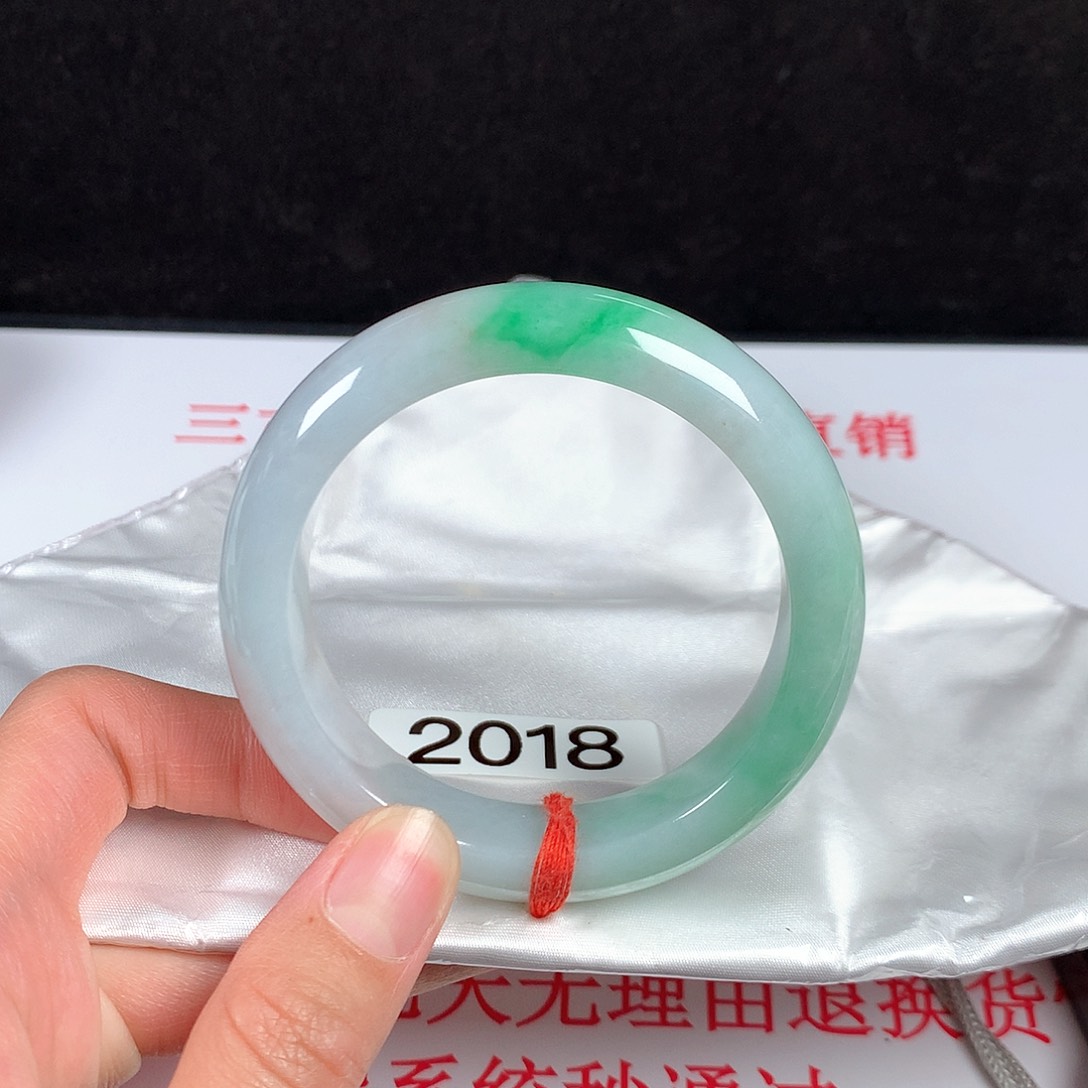 【闪购商品】翡翠手镯未镶嵌54圈口 没纹没裂 