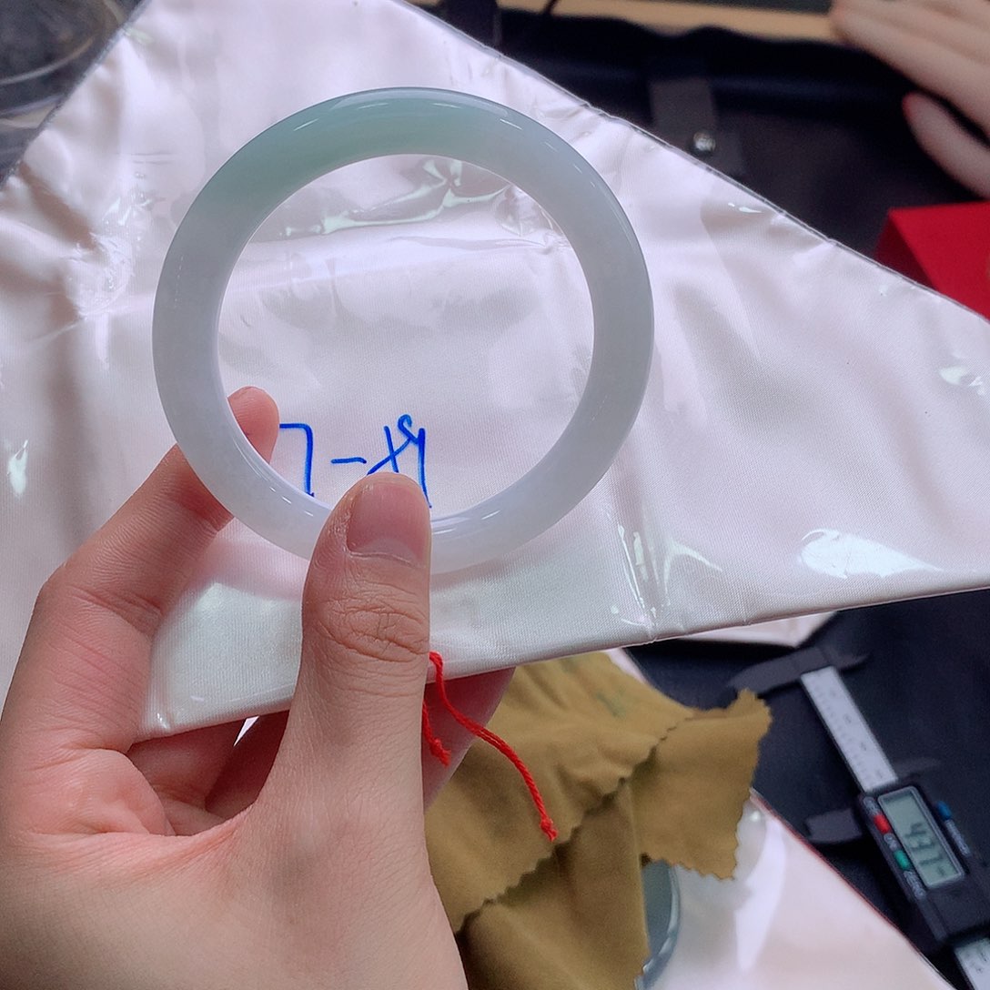 未镶嵌手镯翡翠翡翠