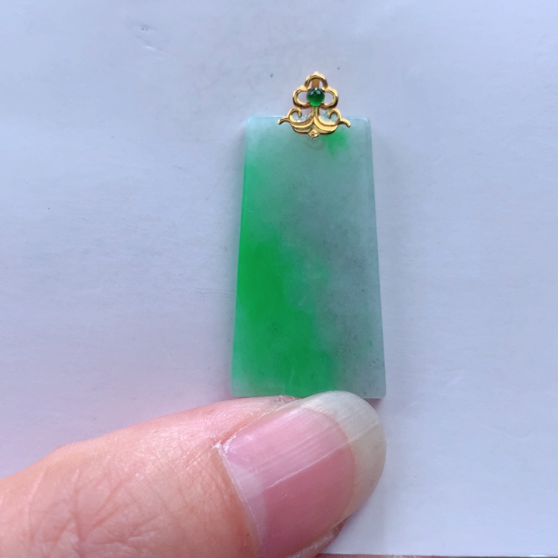 翡翠吊坠(不含链)18K金镶嵌