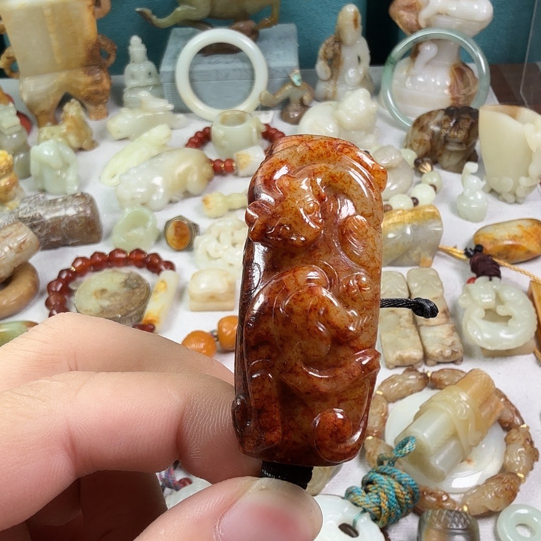 看***尘和田玉（糖玉）未镶嵌颈饰