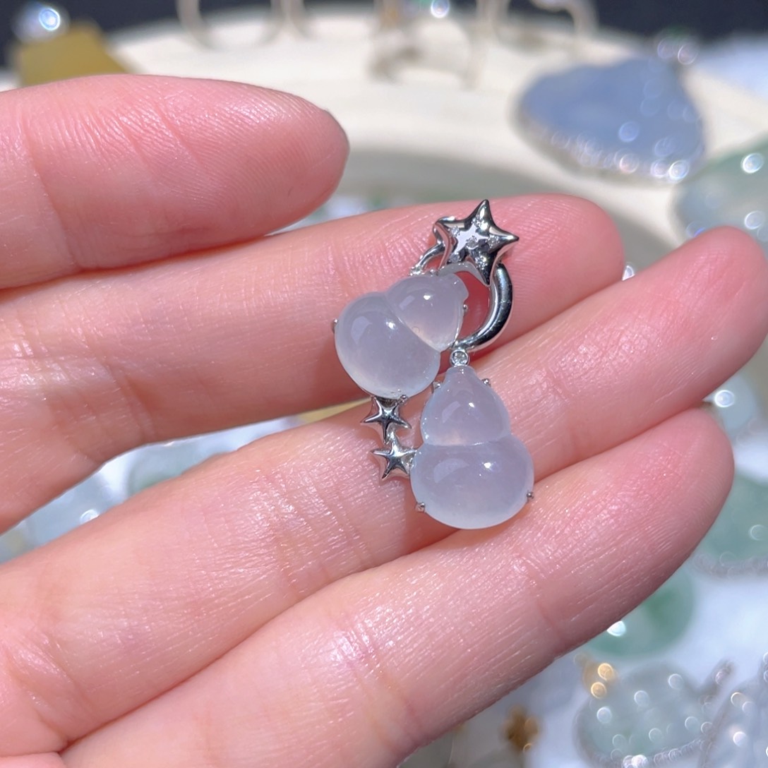 翡翠颈饰18K金镶嵌翡翠