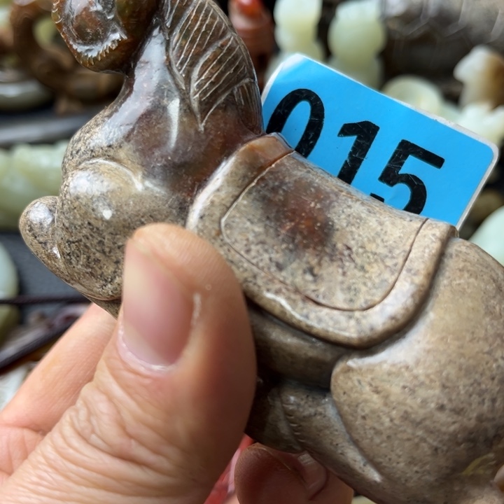 和田玉颈饰未镶嵌财**赢