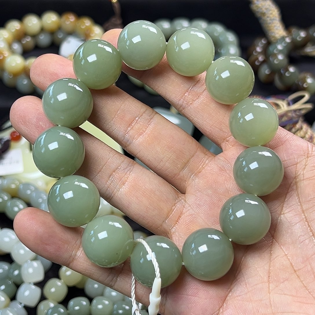 和田玉手链未镶嵌平*。