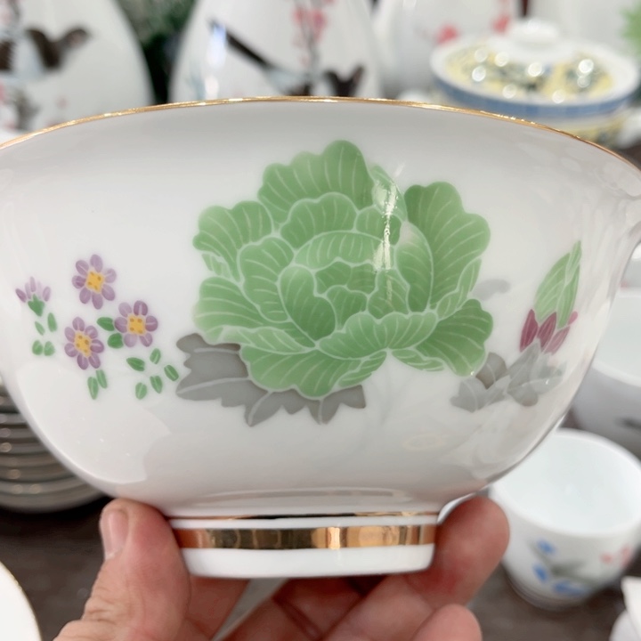 壶釉下五彩的瓷器和瓷器