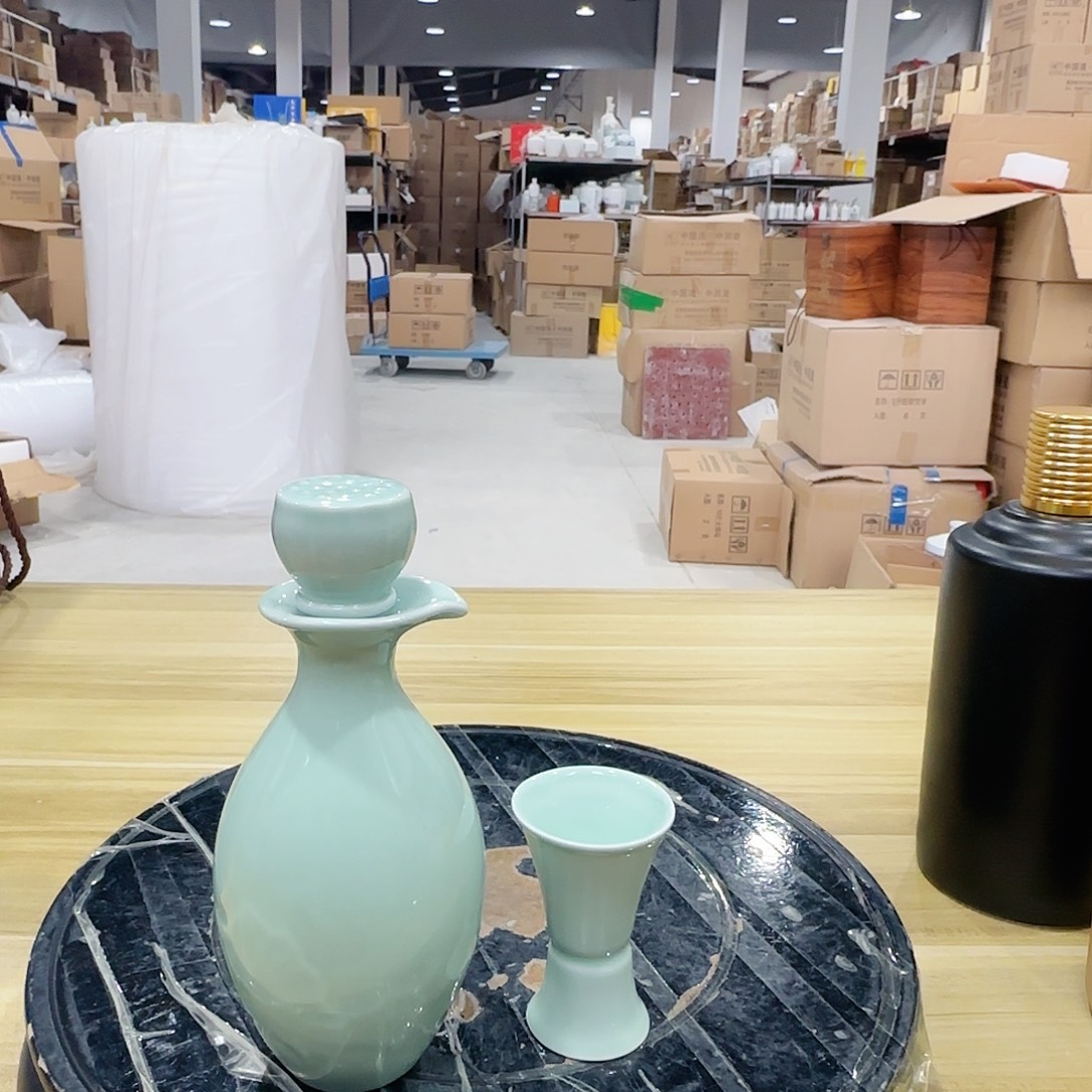 1个3两酒壶➕2个杯子