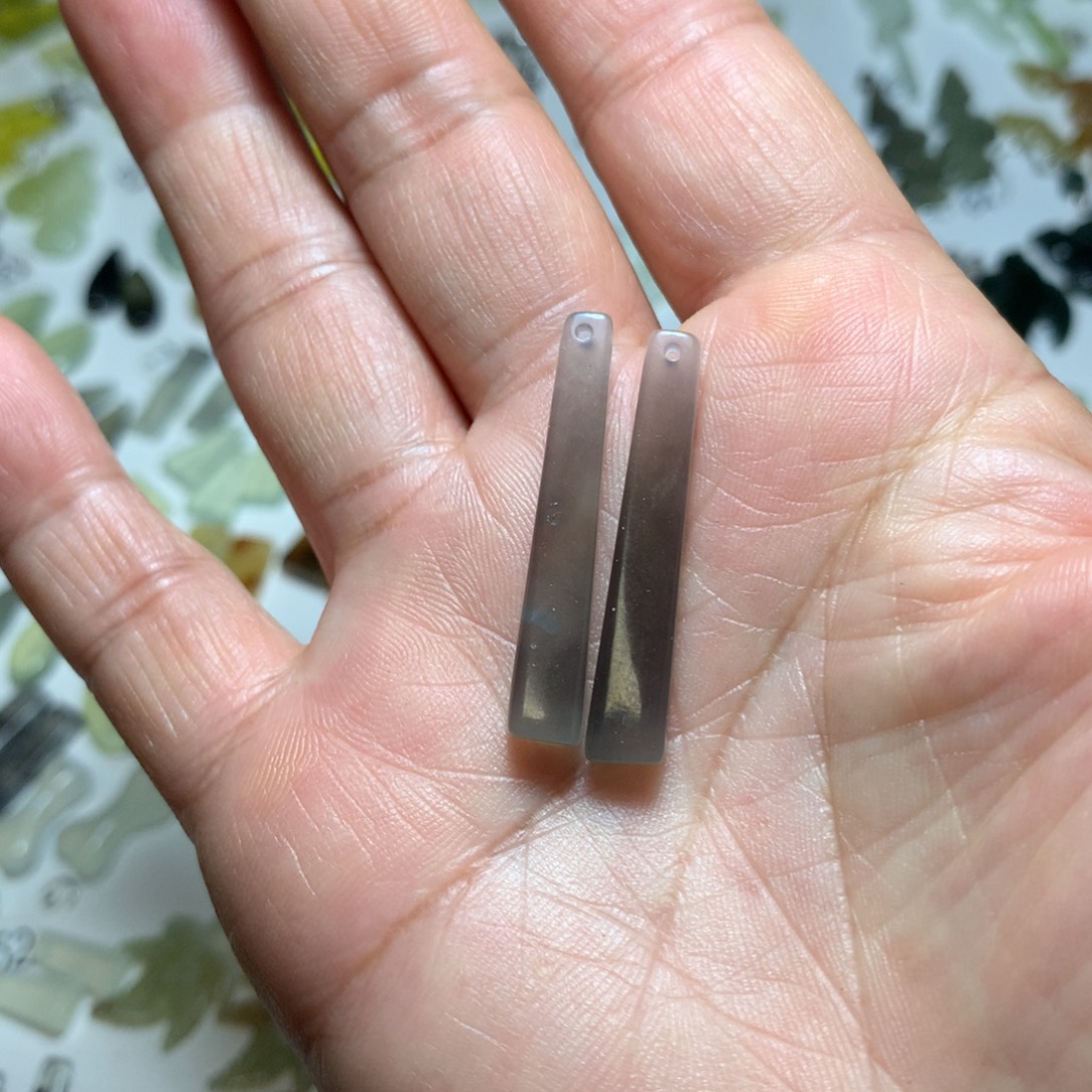 阿***钰蛇纹石玉未镶嵌耳环