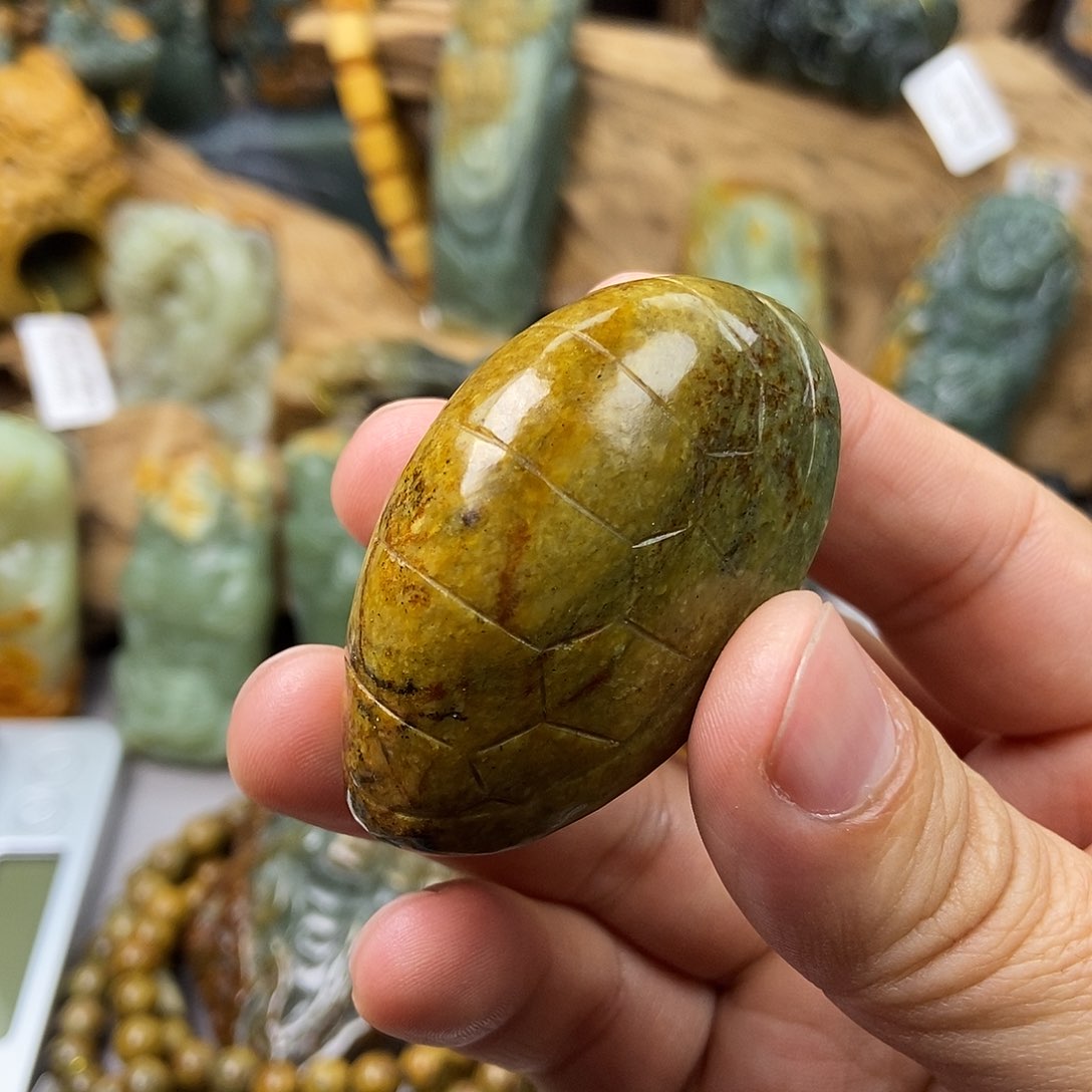 岫岩河磨玉（透闪石质玉）把件未镶嵌