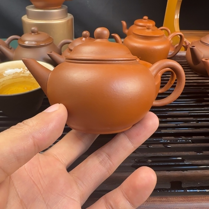 致***行红泥敲盖水平容量100cc