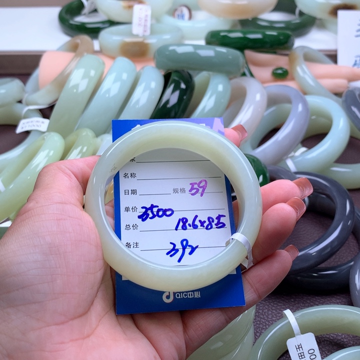 和田玉手镯 未镶嵌小****6