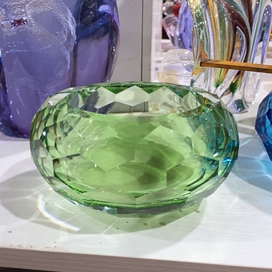 琉璃花瓶高10厘米口径10厘米