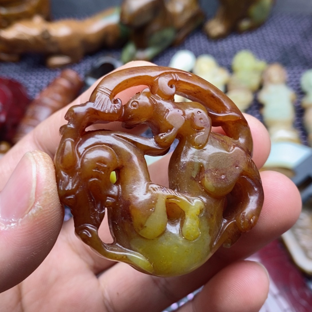 蛇纹石玉颈饰未镶嵌