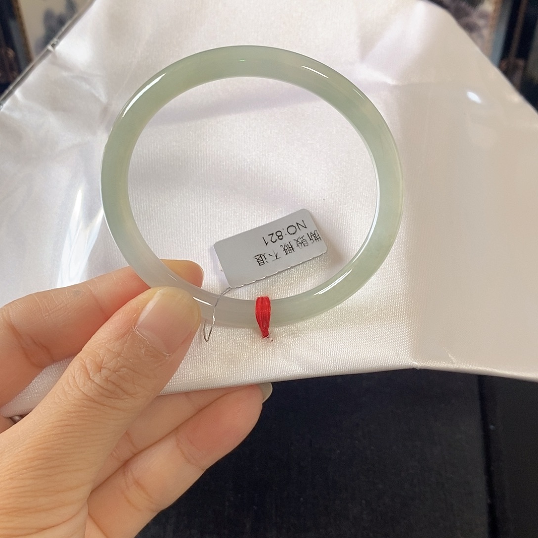 翡翠未镶嵌手镯（圆镯）53