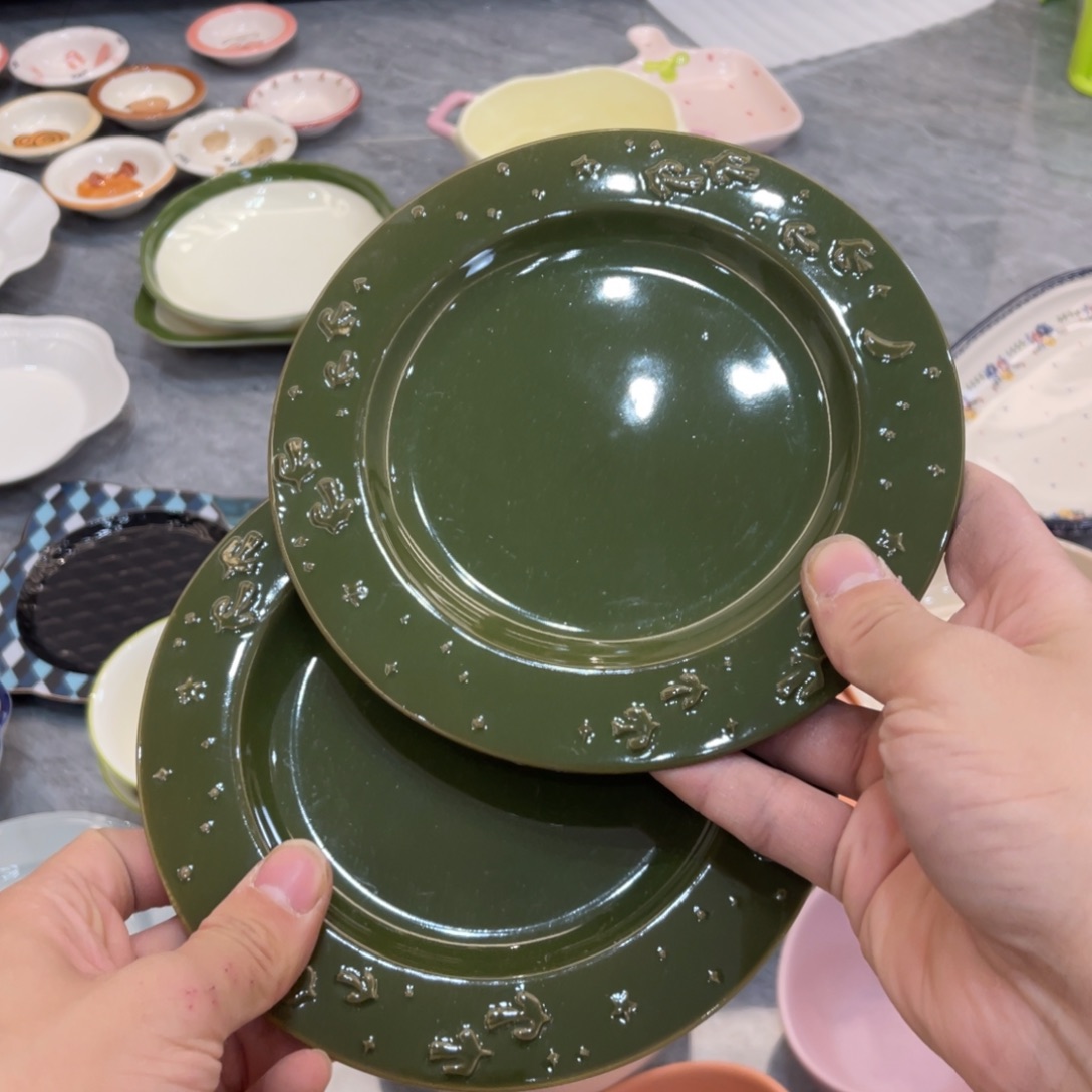 陶瓷微瑕餐具介意勿拍，满18飞！