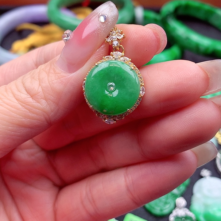 翡翠颈饰银S925镶嵌翡翠