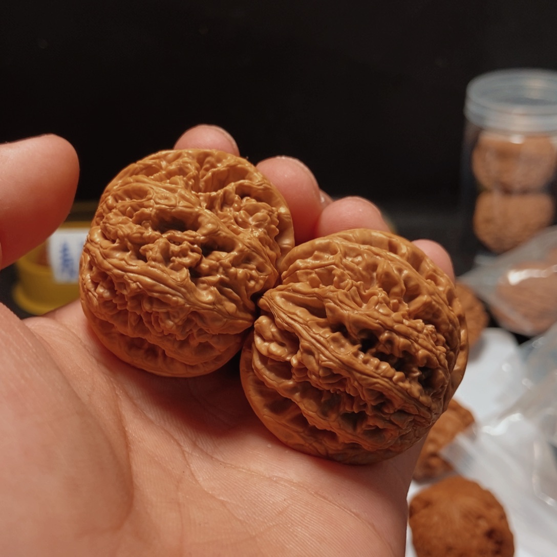 文玩核桃吊坠粗筋