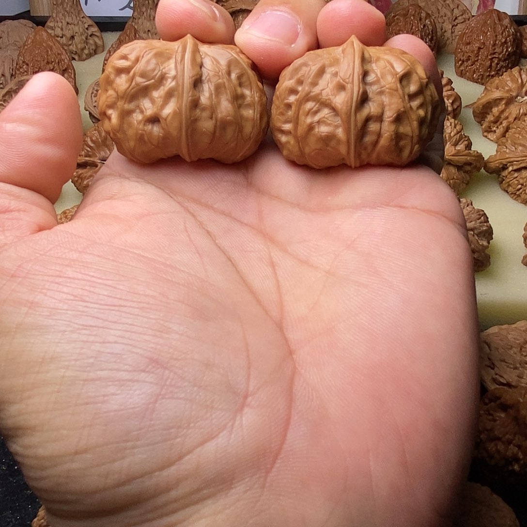 文玩核桃把件门头沟元宝39