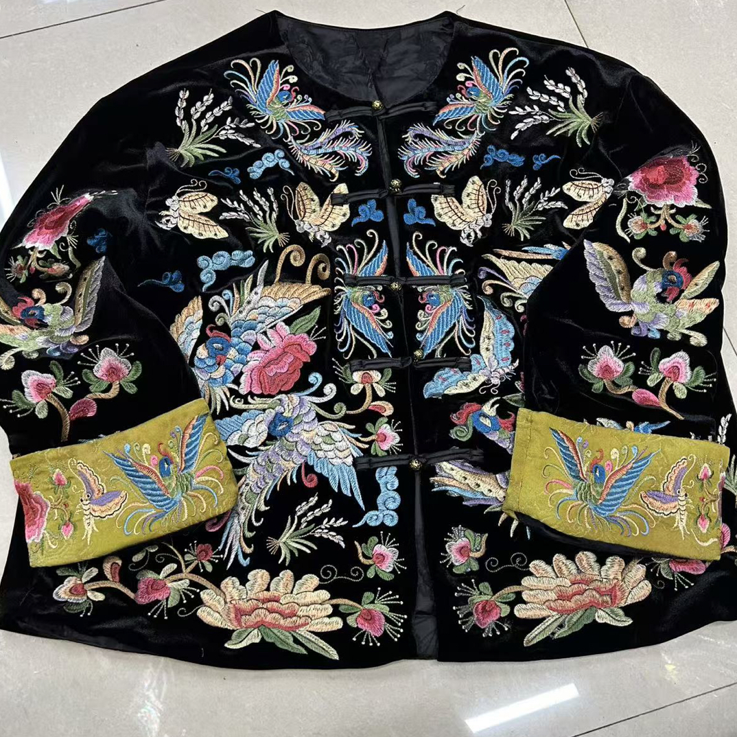 丝绒重工刺绣外套
