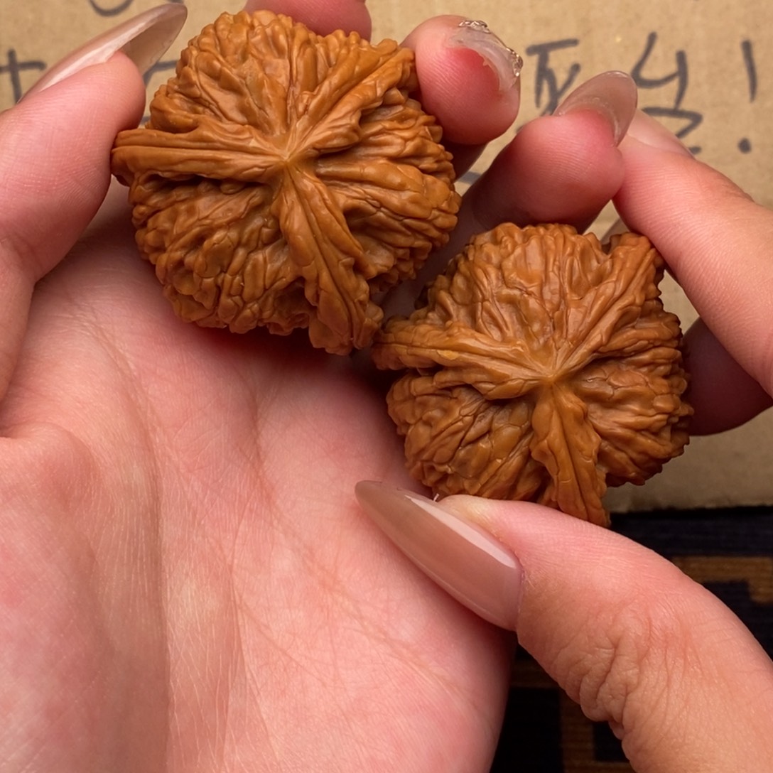 孙***空吊坠文玩核桃白狮子正奔