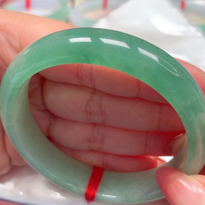 翡翠手镯未镶嵌冰满绿油青6