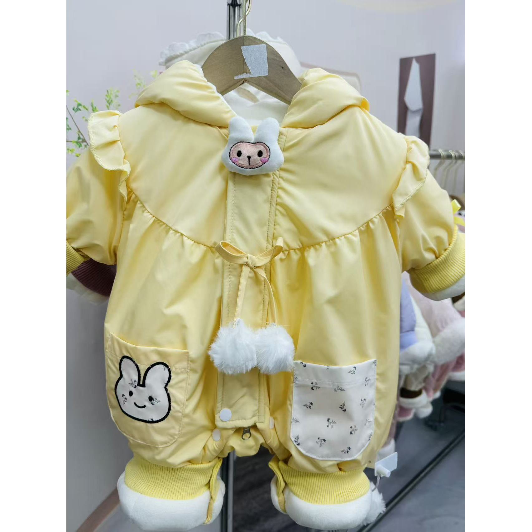冬季婴儿棉服可爱小兔连帽连体衣保暖外出服