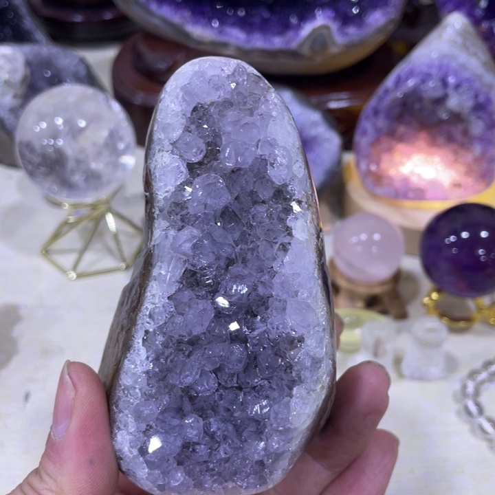 紫晶水晶摆件未镶嵌