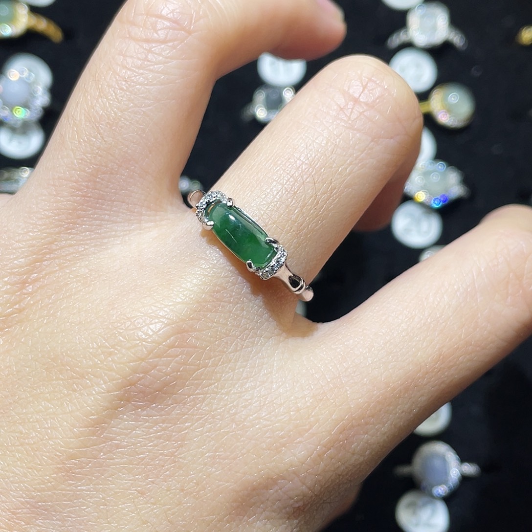 翡翠未镶嵌戒指戒指