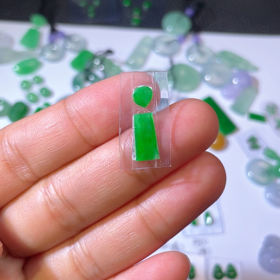 翡翠颈饰未镶嵌裸石裸石