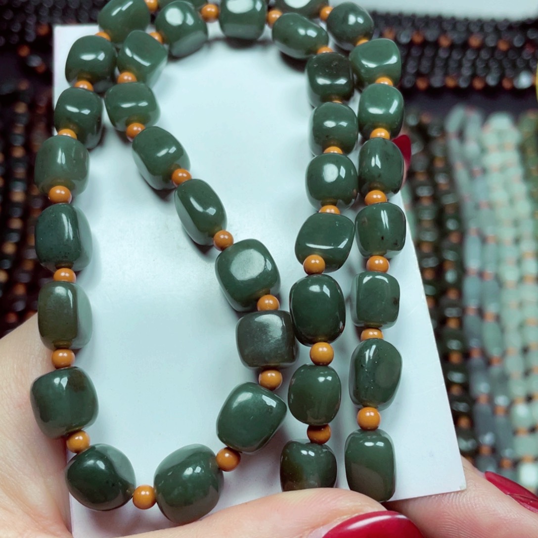 和田玉颈饰未镶嵌