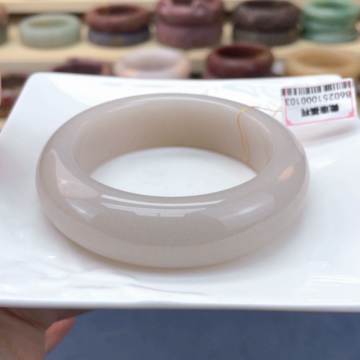 【闪购商品】石英质玉手镯未镶嵌