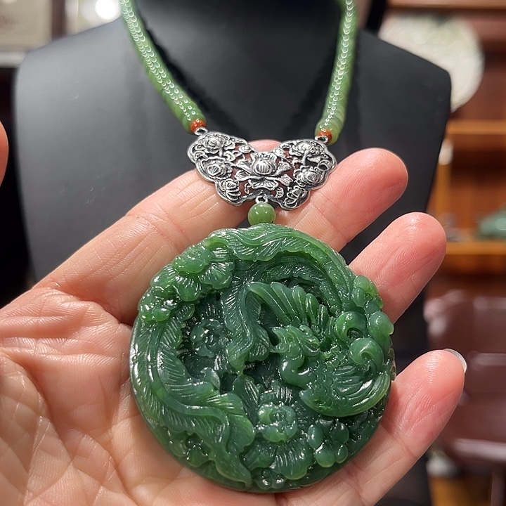 颈饰未镶嵌和田玉