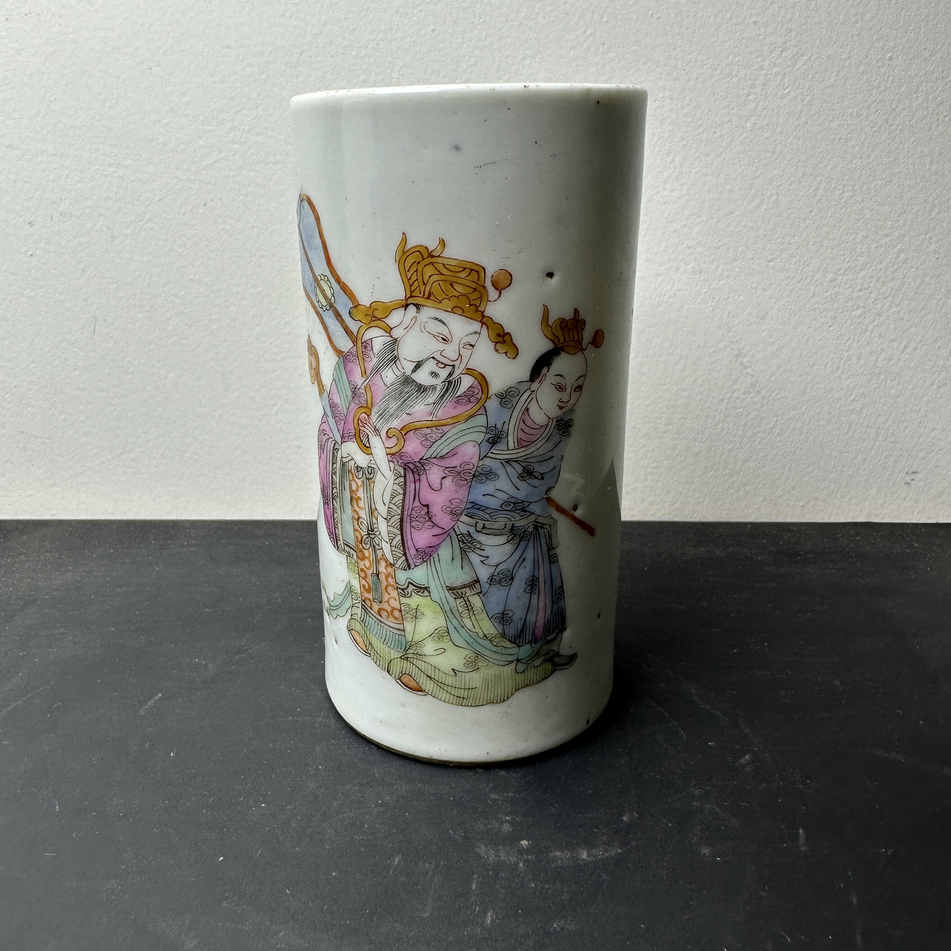 粉彩人物天官赐福笔筒